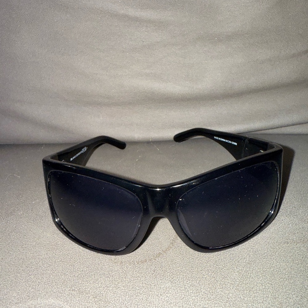 Classic Women Black Sunglasses
